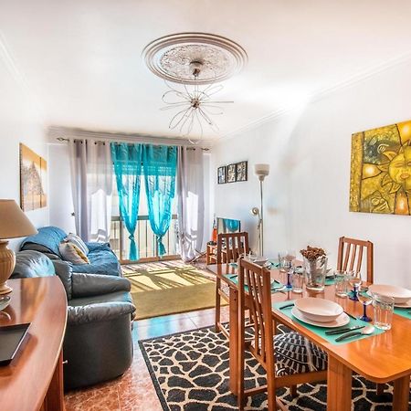Enjoy Lisbon Cascais Sintra 1200 Metres To Metro Blue Line Sintra Rail Line Free Parking Apartment Amadora Luaran gambar