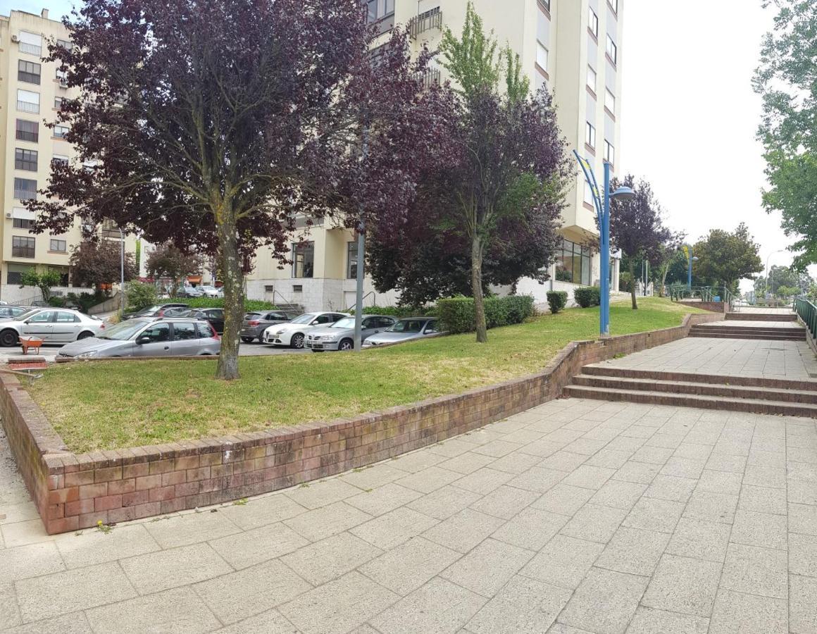 Enjoy Lisbon Cascais Sintra 1200 Metres To Metro Blue Line Sintra Rail Line Free Parking Apartment Amadora Luaran gambar