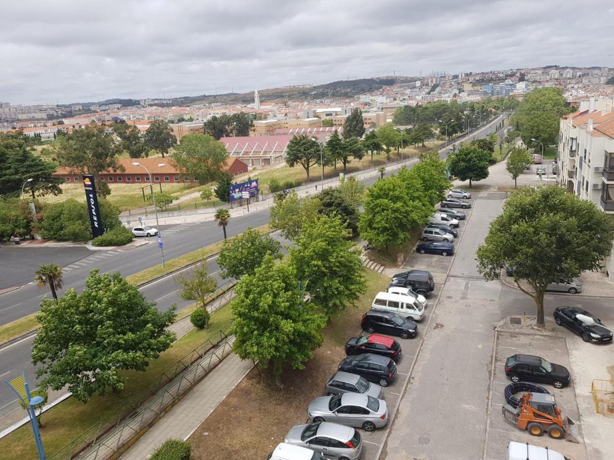 Enjoy Lisbon Cascais Sintra 1200 Metres To Metro Blue Line Sintra Rail Line Free Parking Apartment Amadora Luaran gambar