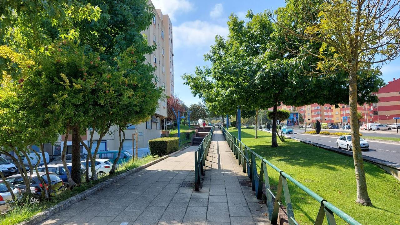 Enjoy Lisbon Cascais Sintra 1200 Metres To Metro Blue Line Sintra Rail Line Free Parking Apartment Amadora Luaran gambar