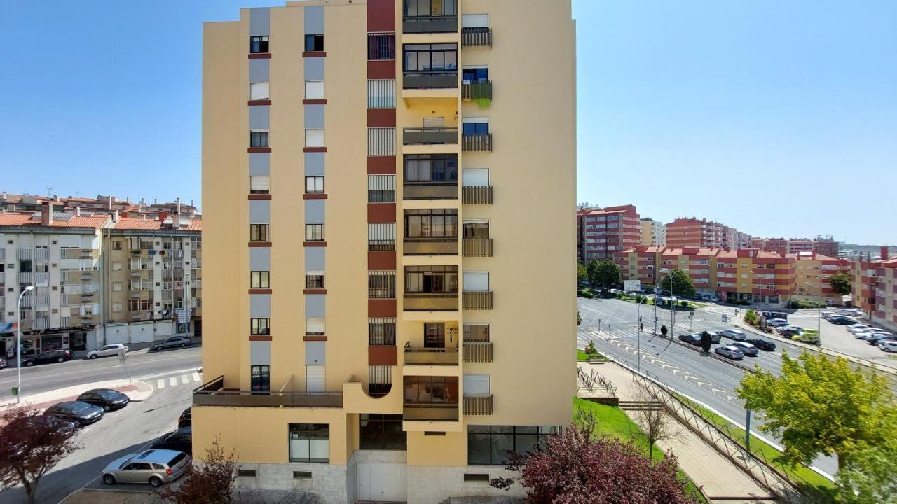 Enjoy Lisbon Cascais Sintra 1200 Metres To Metro Blue Line Sintra Rail Line Free Parking Apartment Amadora Luaran gambar