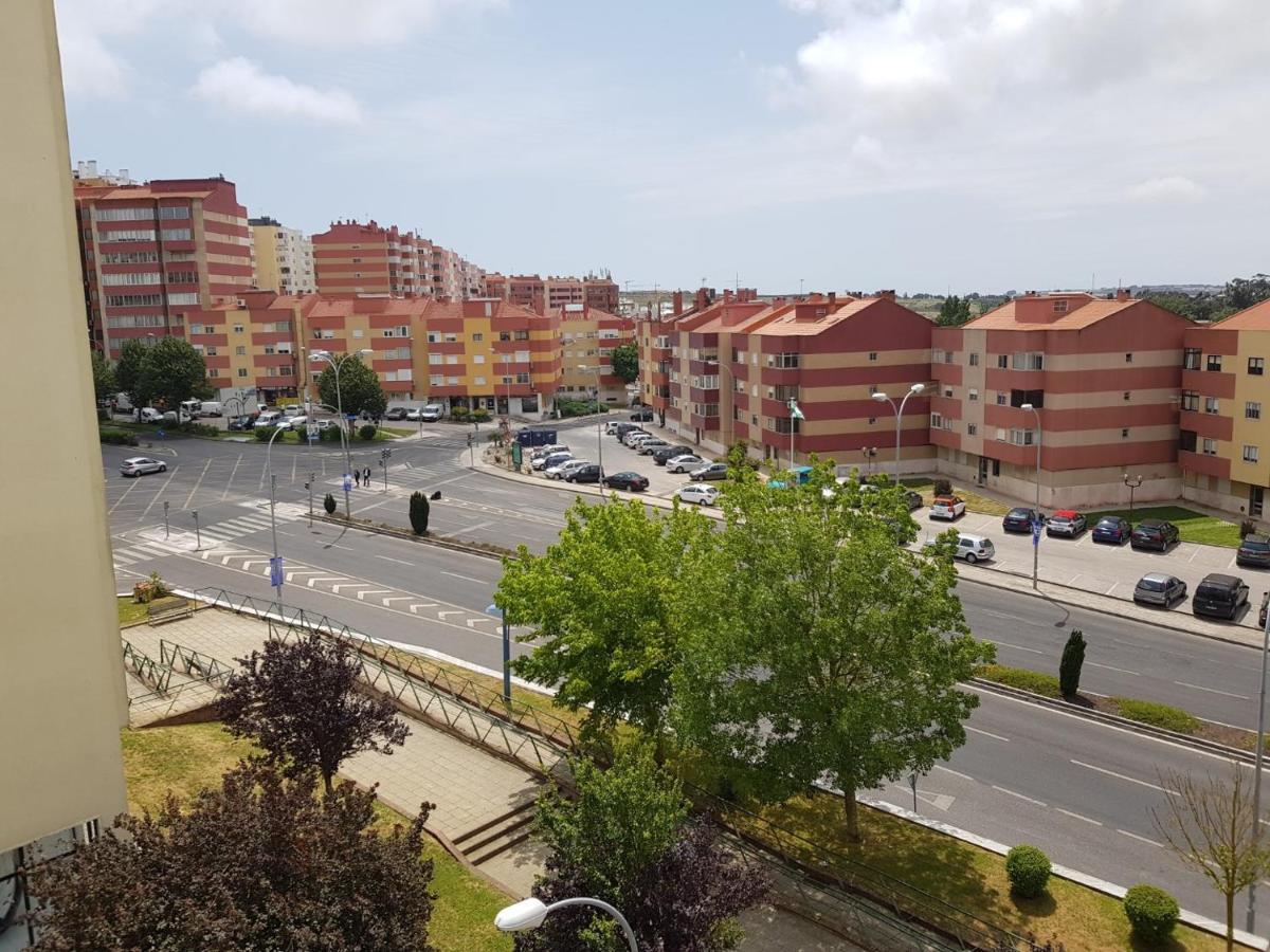 Enjoy Lisbon Cascais Sintra 1200 Metres To Metro Blue Line Sintra Rail Line Free Parking Apartment Amadora Luaran gambar