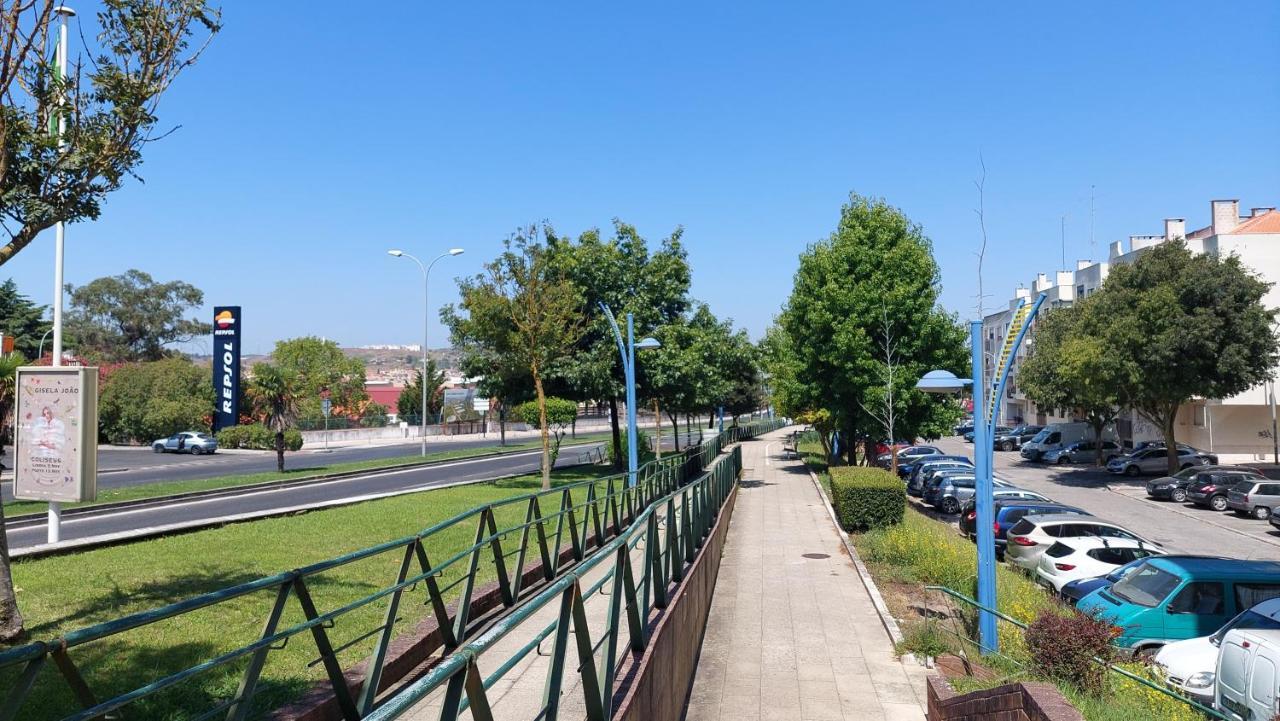 Enjoy Lisbon Cascais Sintra 1200 Metres To Metro Blue Line Sintra Rail Line Free Parking Apartment Amadora Luaran gambar