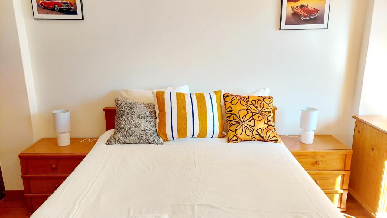 Enjoy Lisbon Cascais Sintra 1200 Metres To Metro Blue Line Sintra Rail Line Free Parking Apartment Amadora Luaran gambar