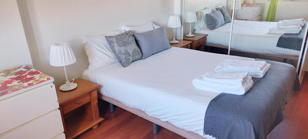 Enjoy Lisbon Cascais Sintra 1200 Metres To Metro Blue Line Sintra Rail Line Free Parking Apartment Amadora Luaran gambar
