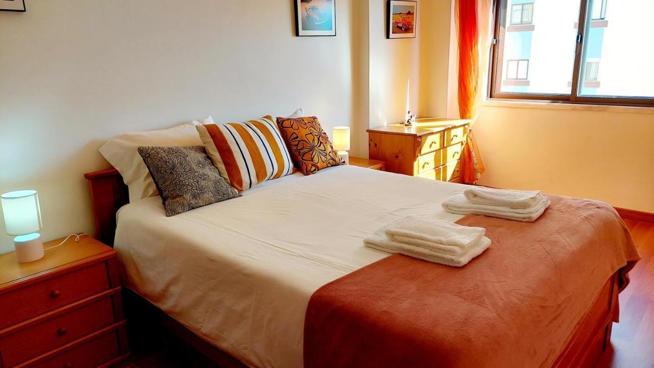 Enjoy Lisbon Cascais Sintra 1200 Metres To Metro Blue Line Sintra Rail Line Free Parking Apartment Amadora Luaran gambar