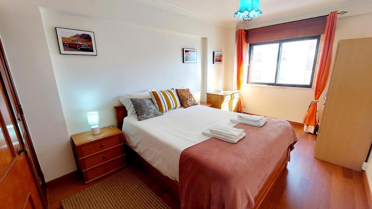 Enjoy Lisbon Cascais Sintra 1200 Metres To Metro Blue Line Sintra Rail Line Free Parking Apartment Amadora Luaran gambar