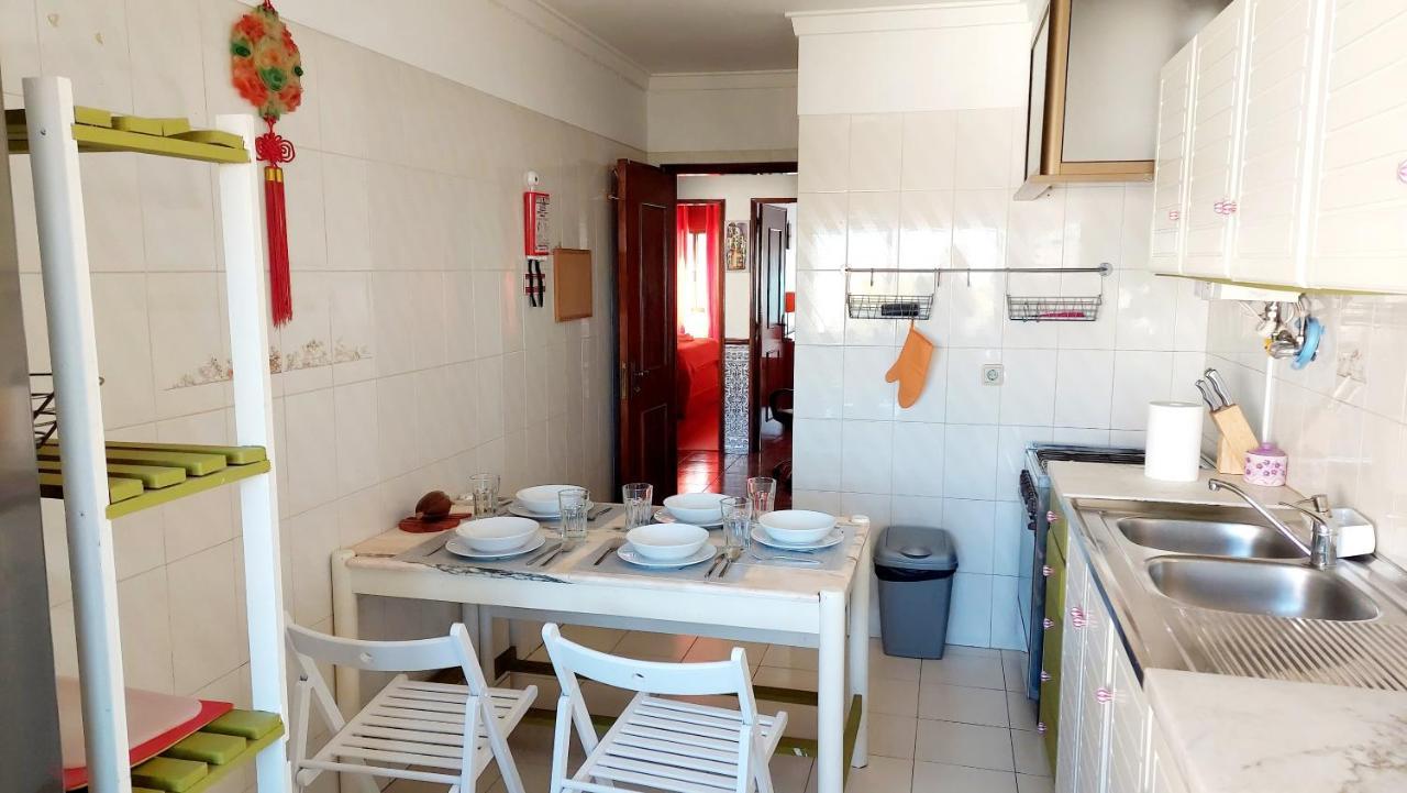 Enjoy Lisbon Cascais Sintra 1200 Metres To Metro Blue Line Sintra Rail Line Free Parking Apartment Amadora Luaran gambar