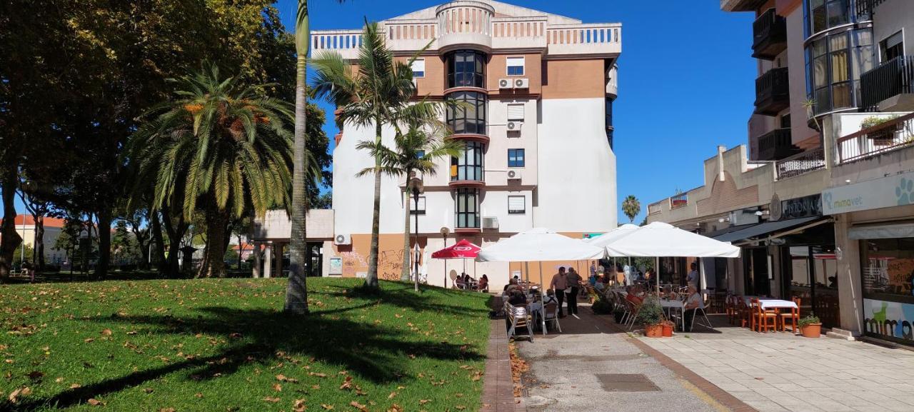 Enjoy Lisbon Cascais Sintra 1200 Metres To Metro Blue Line Sintra Rail Line Free Parking Apartment Amadora Luaran gambar