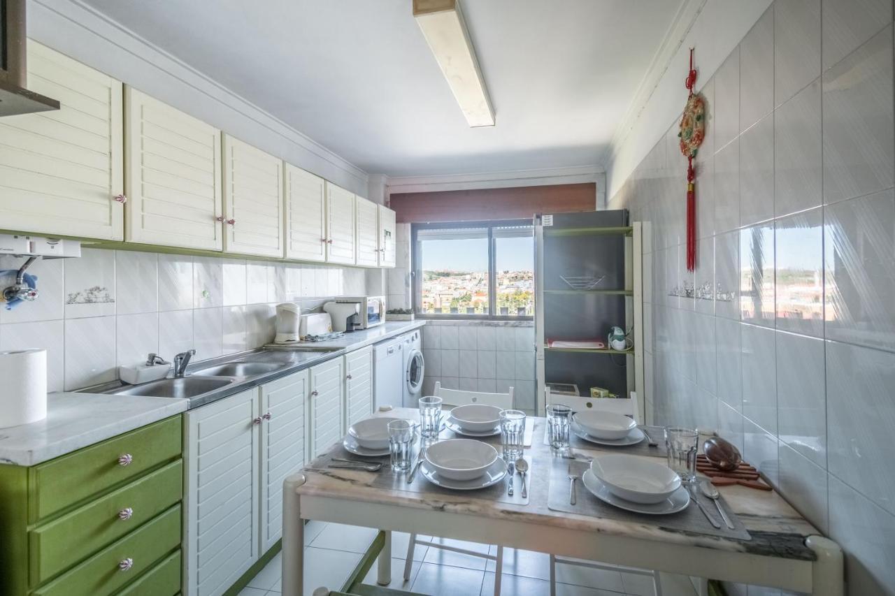 Enjoy Lisbon Cascais Sintra 1200 Metres To Metro Blue Line Sintra Rail Line Free Parking Apartment Amadora Luaran gambar