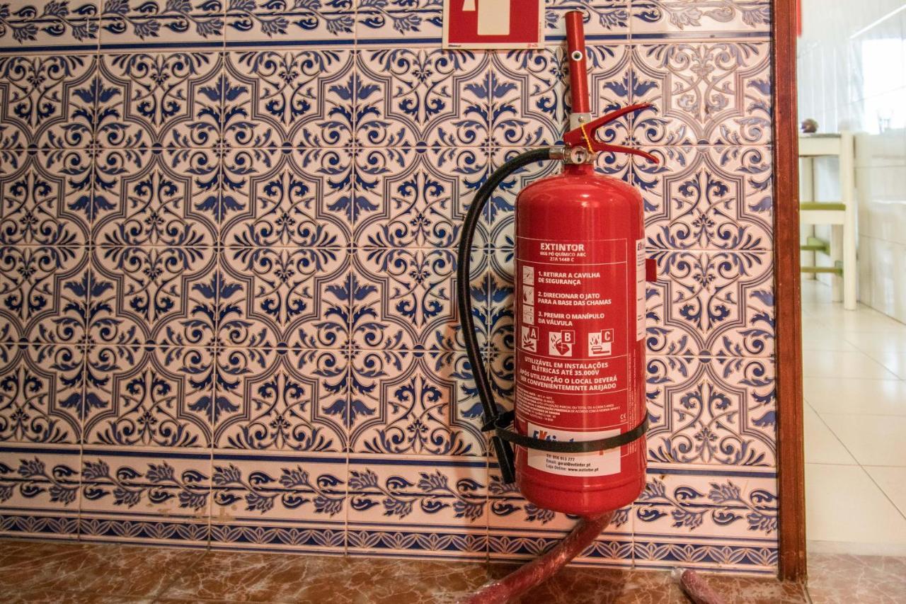 Enjoy Lisbon Cascais Sintra 1200 Metres To Metro Blue Line Sintra Rail Line Free Parking Apartment Amadora Luaran gambar