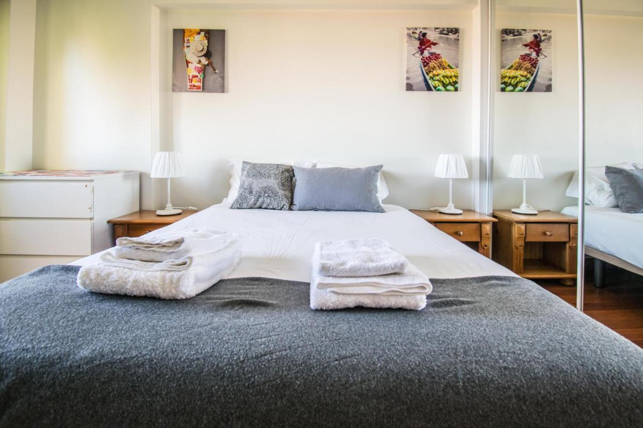 Enjoy Lisbon Cascais Sintra 1200 Metres To Metro Blue Line Sintra Rail Line Free Parking Apartment Amadora Luaran gambar
