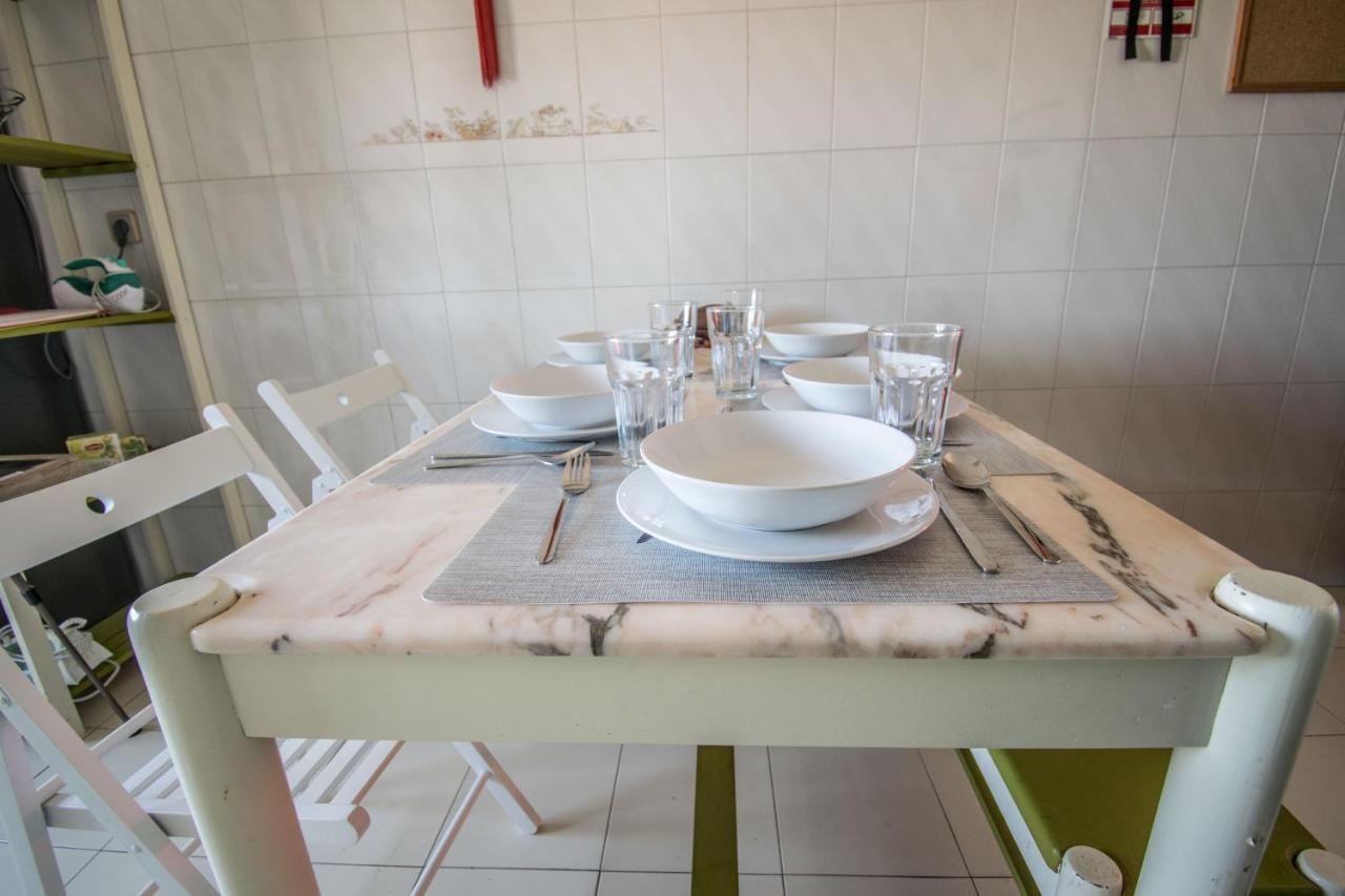 Enjoy Lisbon Cascais Sintra 1200 Metres To Metro Blue Line Sintra Rail Line Free Parking Apartment Amadora Luaran gambar