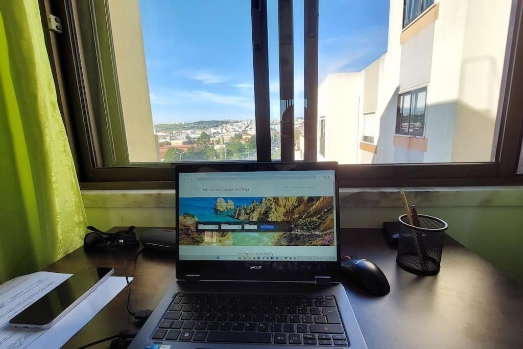 Enjoy Lisbon Cascais Sintra 1200 Metres To Metro Blue Line Sintra Rail Line Free Parking Apartment Amadora Luaran gambar